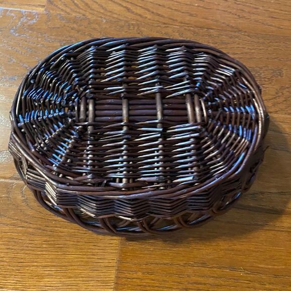 Brown woven basket  - Picture 2 of 3